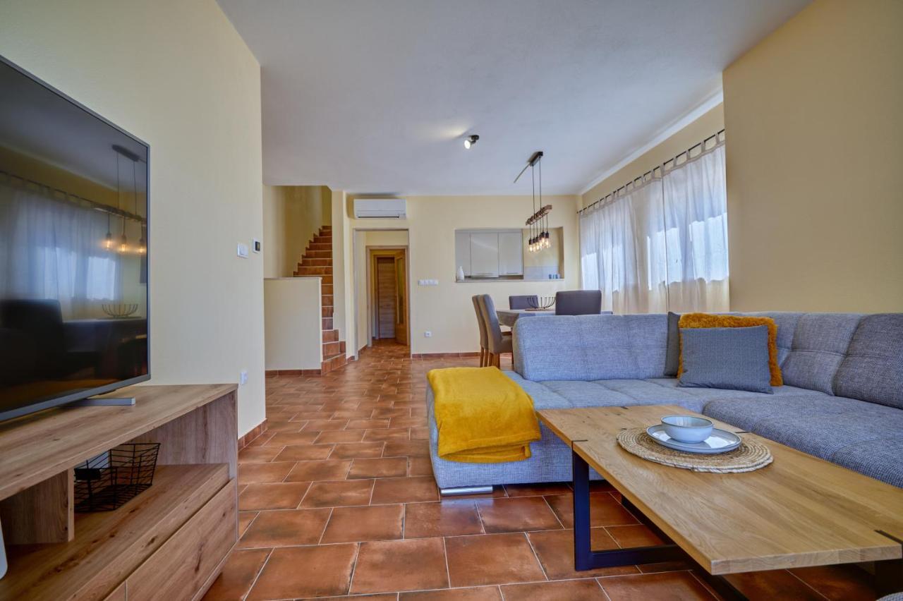 Anovi Holiday Homes By Litto โตรกีร์ ภายนอก รูปภาพ